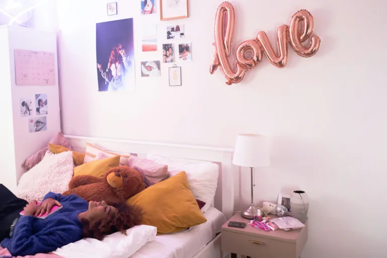 Conquer the Chaos: 7 Easy Steps to a Perfectly Organized Teen Room 4 Conquer the Chaos: 7 Easy Steps to a Perfectly Organized Teen Room - Harmony Home Organizing