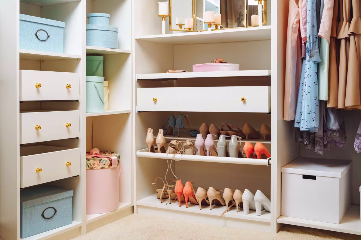 Top 10 Benefits of Hiring Decluttering Services for Your Home